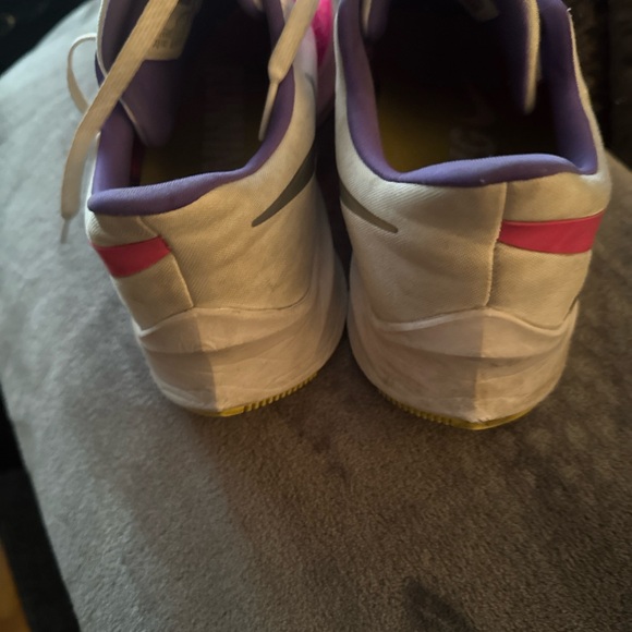 Nike Women's Pink and White Athletic Shoes - Picture 2 of 6